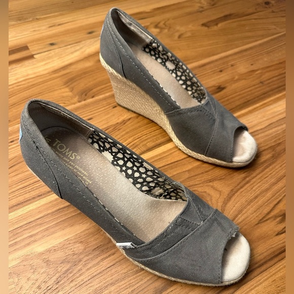 Toms Open Toe Wedges women’s size 8 dark gray - Picture 1 of 7